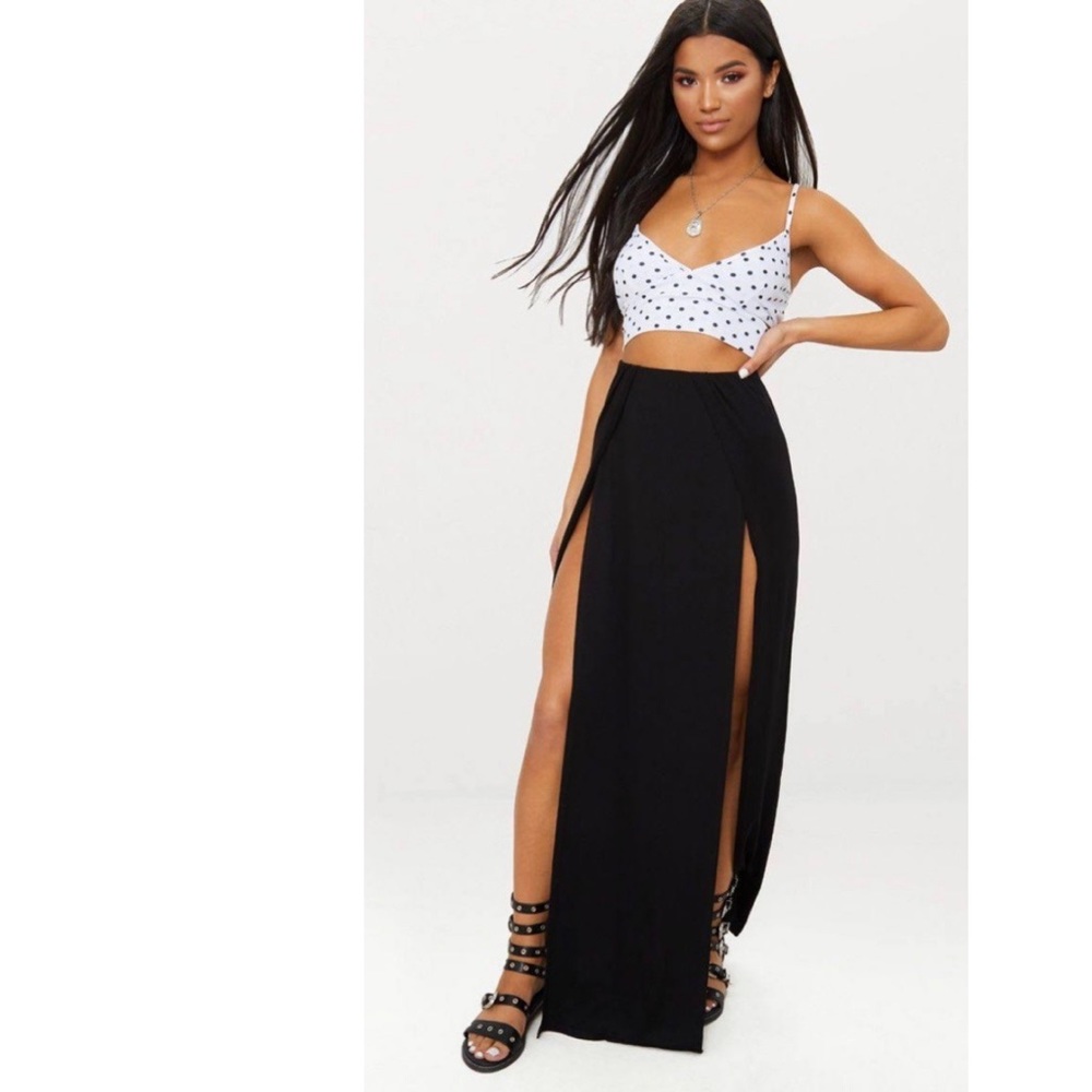 Long maxi skirt with two leg slits in front